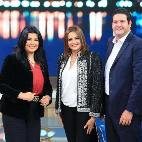 بشرى وزوجها مع منى الشاذلي-صورة من انستغرام