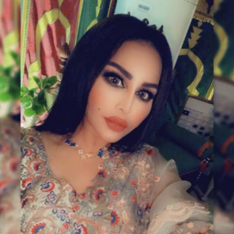 أحلام تحتفل بعيد ميلادها