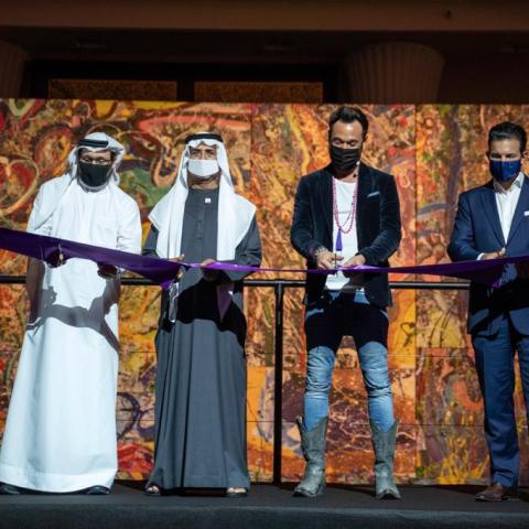 إزاحة الستار عن اللوحة الفنية لـ ساشا جفري