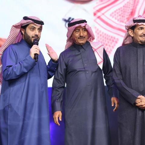 صورة للمستشار تركي آل الشيخ مع النجمين ناصر القصبي وعبدالله السدحان