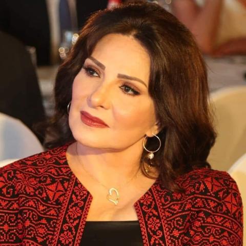 عبير عيسى-صورة من فيسبوك