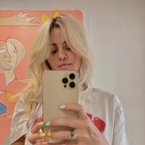 سيلينا غومير صورة من انستغرام @rarebeauty