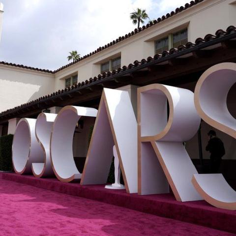 قائمة جوائز الأوسكار 2021