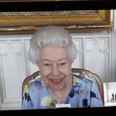 الملكة اليزابيث في أول اجتماع أون لاين بعد جنازة الأمير فيليب