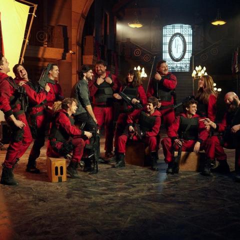 صورة من كواليس الجزء الخامس من &quot;البروفيسور&quot; من انستغرام @lacasadepapel