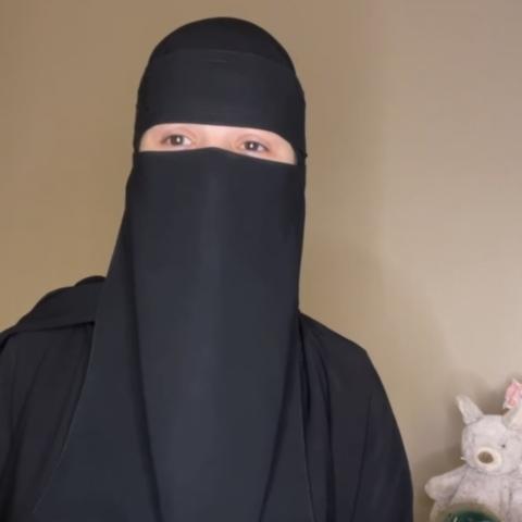 نصره الحربي ترد على التعليقات بعد ظهورها بالنقاب