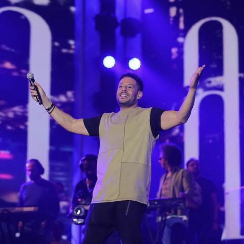 أجواء حماسية ومفاجآت في حفل محمد حماقي في جدّة