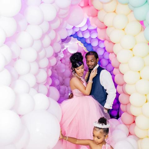 كاردي بي وأوفست وابنتهما - انستغرام @iamcardib