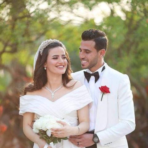 حمدي فتحي وعروسه