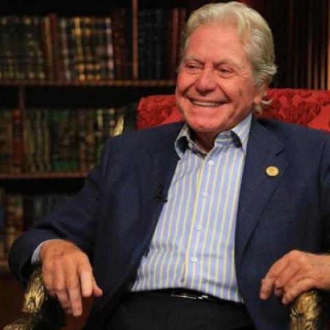 حسين فهمي يعلن دخوله عالم السوشيال ميديا بشكل رسمي