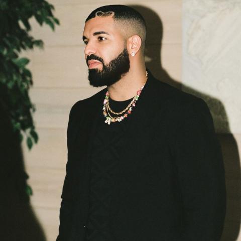 دريك بقصة شعار القلب- انستغرام @champagnepapi