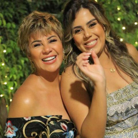 مفيدة شيحة وابنتها منه الله عماد