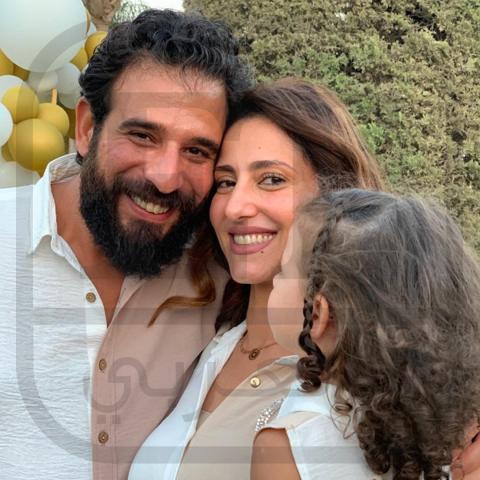 حنان مطاوع وزوجها أمير وابنتها أماليا - صورة حصرية ET بالعربي