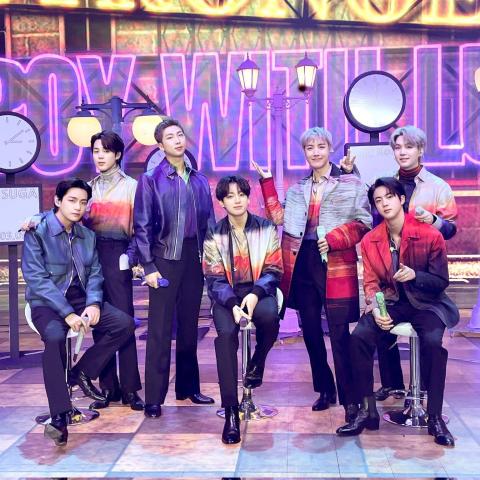 فرقة BTS من الحفل - صورة من تويتر