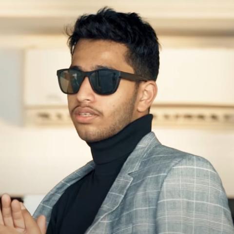 ريداكس يحضر لأول ألبوم له بعد نجاح NEVER CHANGE