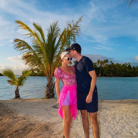 باريس هيلتون وزوجها كارتر ريوم- انستغرام @parishilton