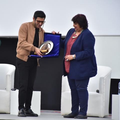 وزيرة الثقافة تكرم أبطال مسلسل الإختيار 2