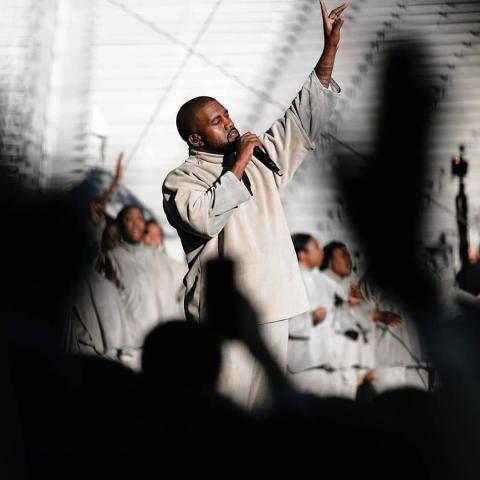 كانييه ويست- انستغرام @sunday_service_choir