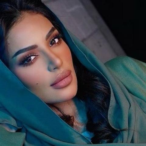 فاطمة الأنصاري - انستغرام