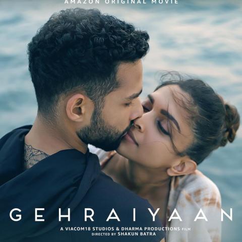 ديبيكا بادوكون و سيدانت شاتورفيدي على بوستر فيلم Gehraaiyaan
