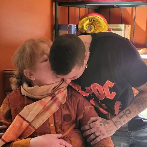 أحمد الفيشاوي برفقة والدته سمية الألفي- انستغرام @fishawyofficial