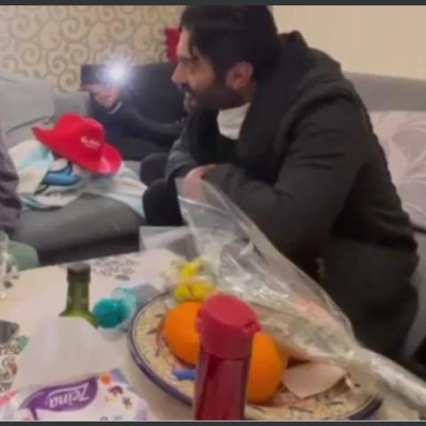 تامر حسني حلال زيارته لمصطفى شاهين