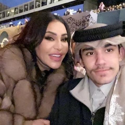 أحلام وابنها فاهد - صورة من السوشيال ميديا