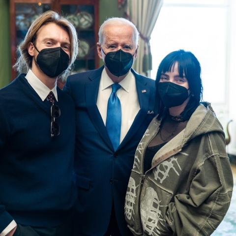 جو بايدن وبيلي ايليش وشقيقها - صورة من تويتر