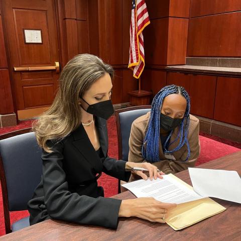 أنجلينا جولي وابنتها زهرة - انستغرام @angelinajolie