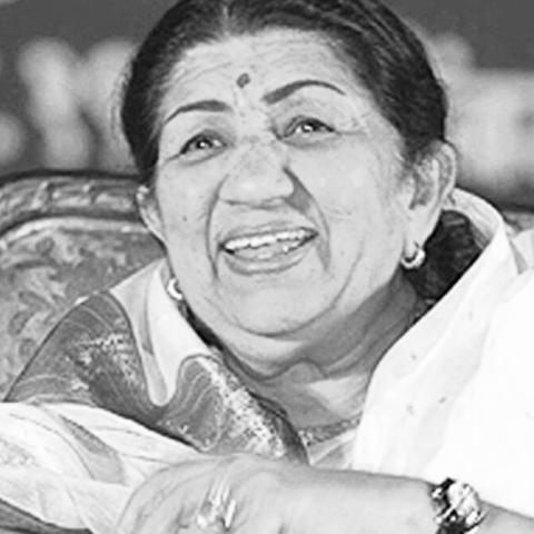 لاتا مانغيشكار