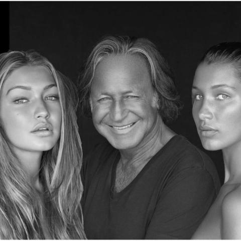 محمد حديد مع بناته صورة من إنستغرام