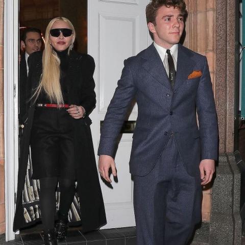 مادونا وابنها - صورة من انستغرام Rocco John Ritchie