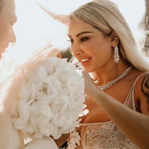 جويل مردينيان مع زوجها -صورة من انستغرام