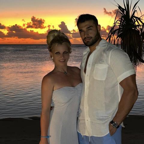 برتني سبيرز و خطيبها - الصورة من انستغرام