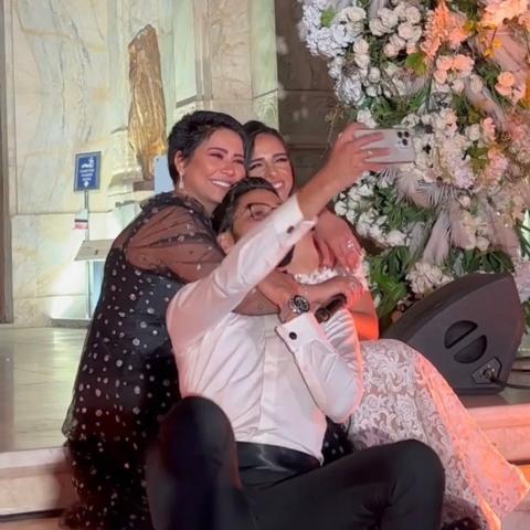 شيرين تستعيد ضحكتها وتفاجئ عريساً في حفل زفافه