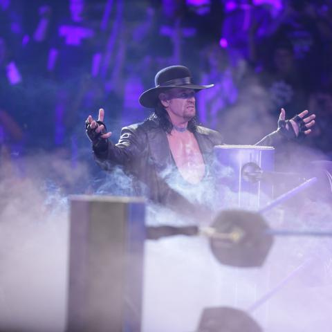 أندر تيكر ينضم إلى قاعة المشاهير