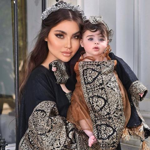 قمر مع ابنتها لونا - صورة من انستغرام