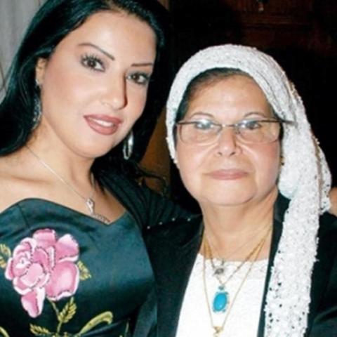 سمية الخشاب ووالدتها