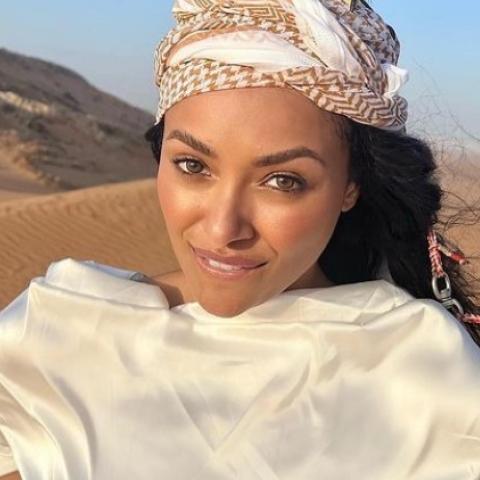 تستعد لجدول حافل KAT GRAHAM