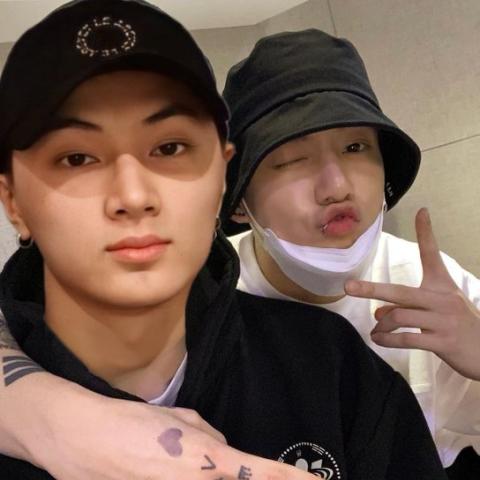 جونغكوك مع جاي بارك - صورة من انستقرام