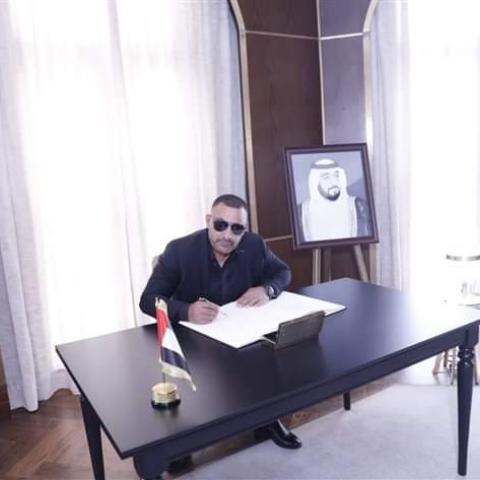 أحمد السقا يقدم العزاء