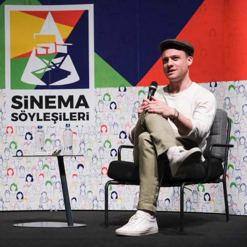 كرم بورسين وأومور سابونشوغلو - صورة من السوشيال ميديا