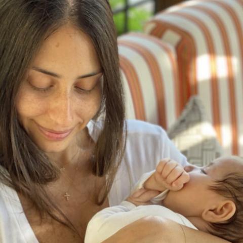 هبة طوجي مع طفلها نائل - صورة من تويتر