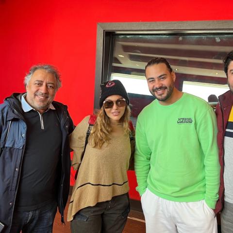 سميرة سعيد في الأستديو مع فريق عمل أغنيتها الجديدة