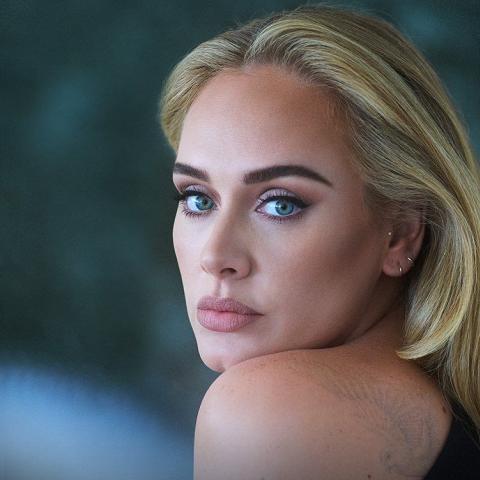 اديل - صورة من انستقرام