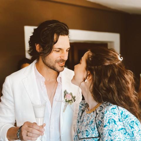 سيركان شاي اوغلو و اوزغي غوريل ، الصورة من انستغرام