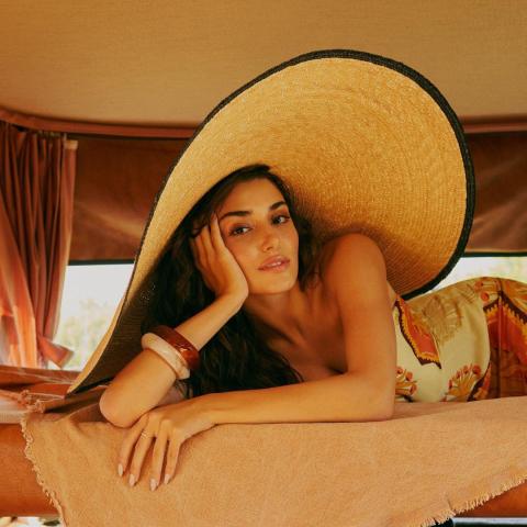 هاندة أرتشيل - صورة من جلسة تصوير Vogue Türkiye