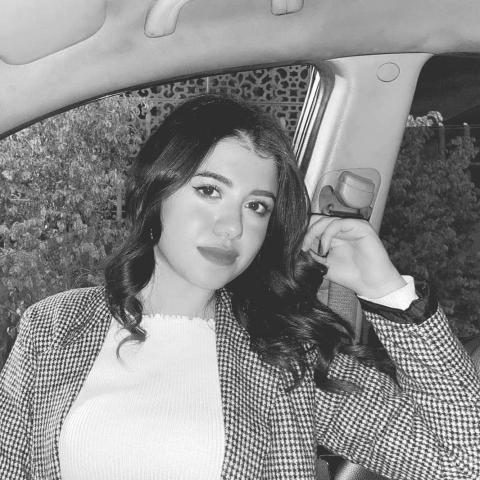 الطالبة نيرة