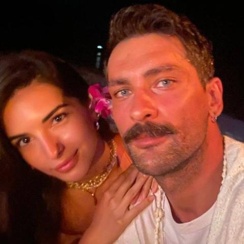 أونور تونا وياسمين يازيجي - صورة من ستوري انستقرام Yasemin Yazıcı