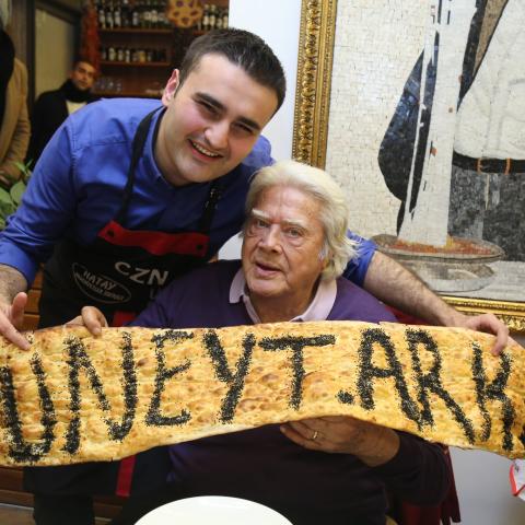 الشيف بوراك مع جنيد آركين- تويتر @CznBurak